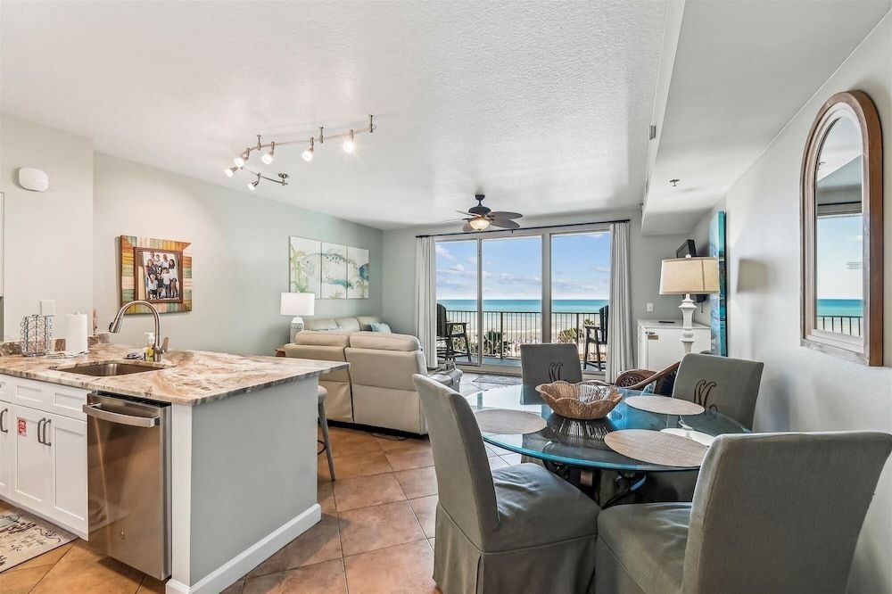 Condo, 2 Bedrooms