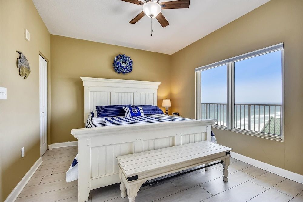 Condo, 2 Bedrooms