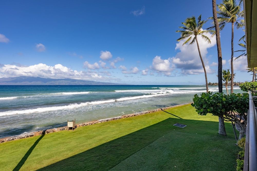 Papakea L207 Ocean Front 1 Bedroom 1 Condo by RedAwning Condo, 1 Bedroom 22
