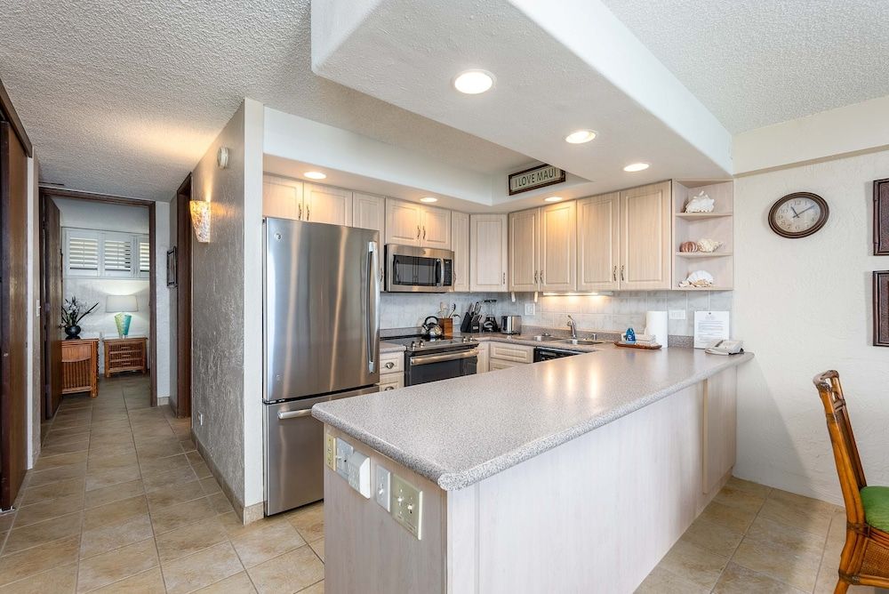 Papakea L207 Ocean Front 1 Bedroom 1 Condo by RedAwning Condo, 1 Bedroom 7