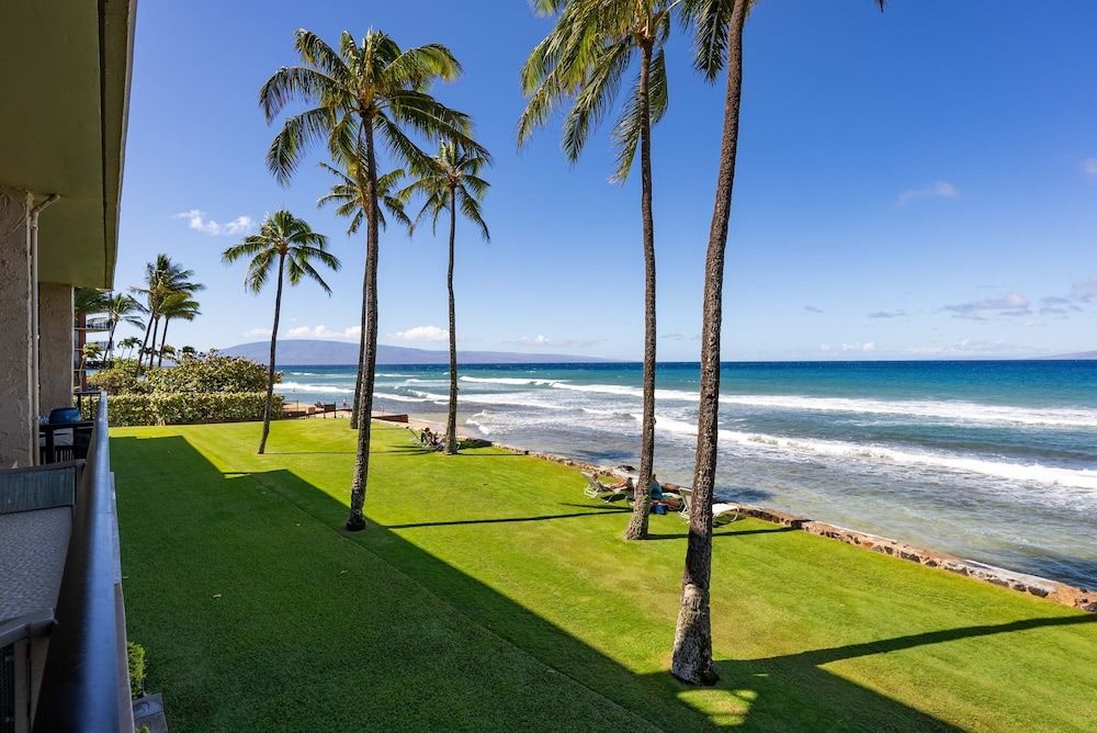 Papakea L207 Ocean Front 1 Bedroom 1 Condo by RedAwning Condo, 1 Bedroom 20