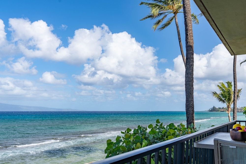 Papakea L207 Ocean Front 1 Bedroom 1 Condo by RedAwning Condo, 1 Bedroom 21