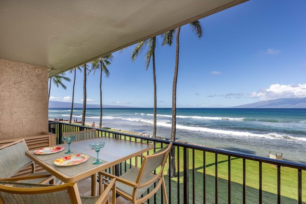 Papakea L207 Ocean Front 1 Bedroom 1 Condo by RedAwning Condo, 1 Bedroom 19