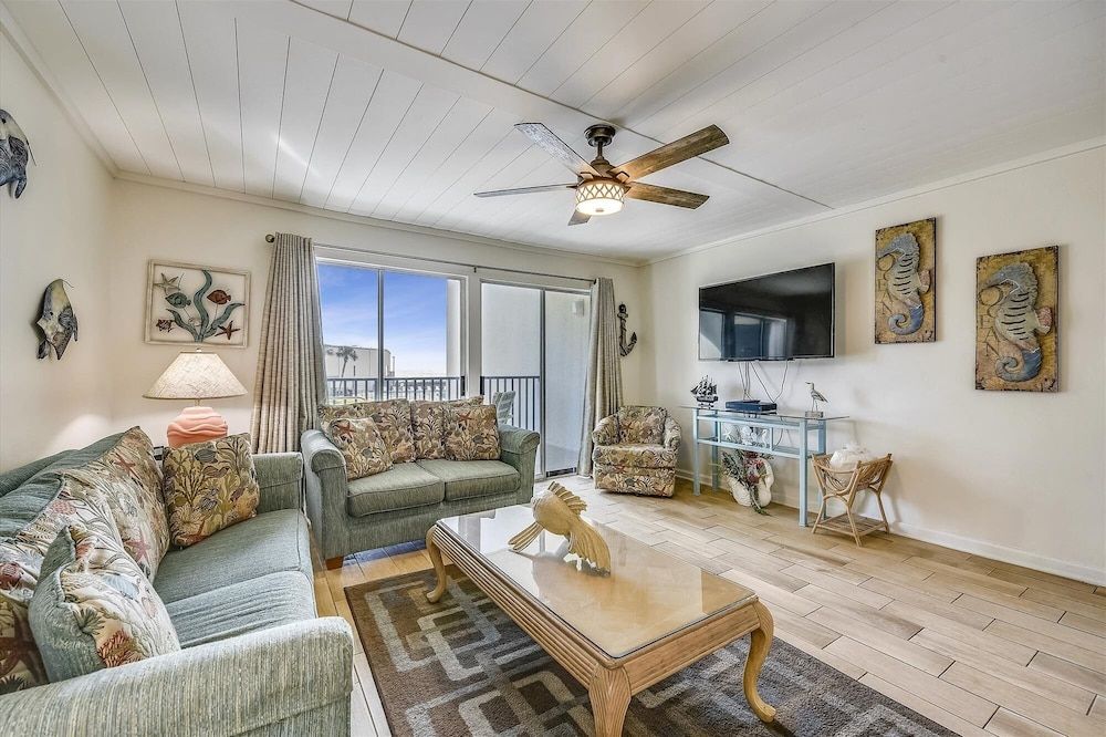 Condo, 4 Bedrooms