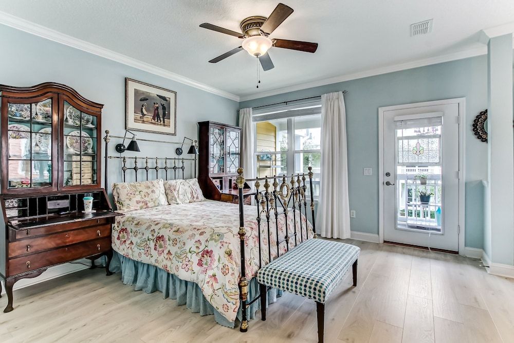 Townhome, 2 Bedrooms