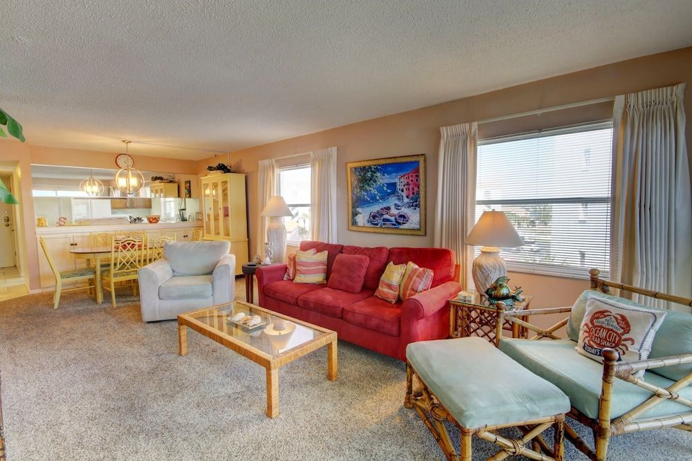 Condo, 2 Bedrooms
