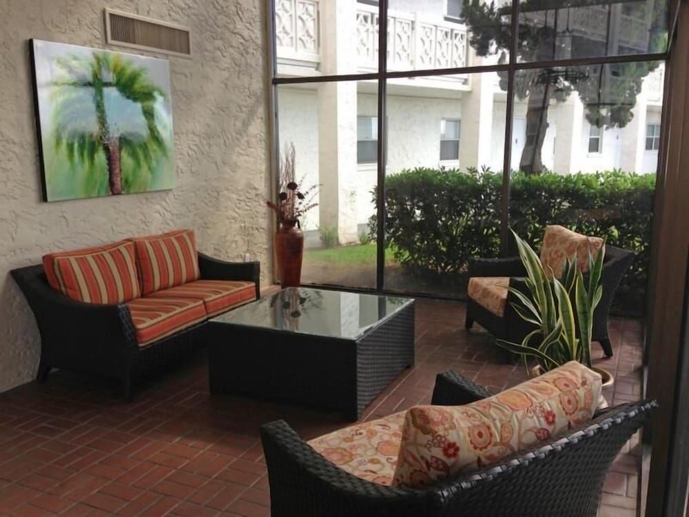 Condo, 2 Bedrooms