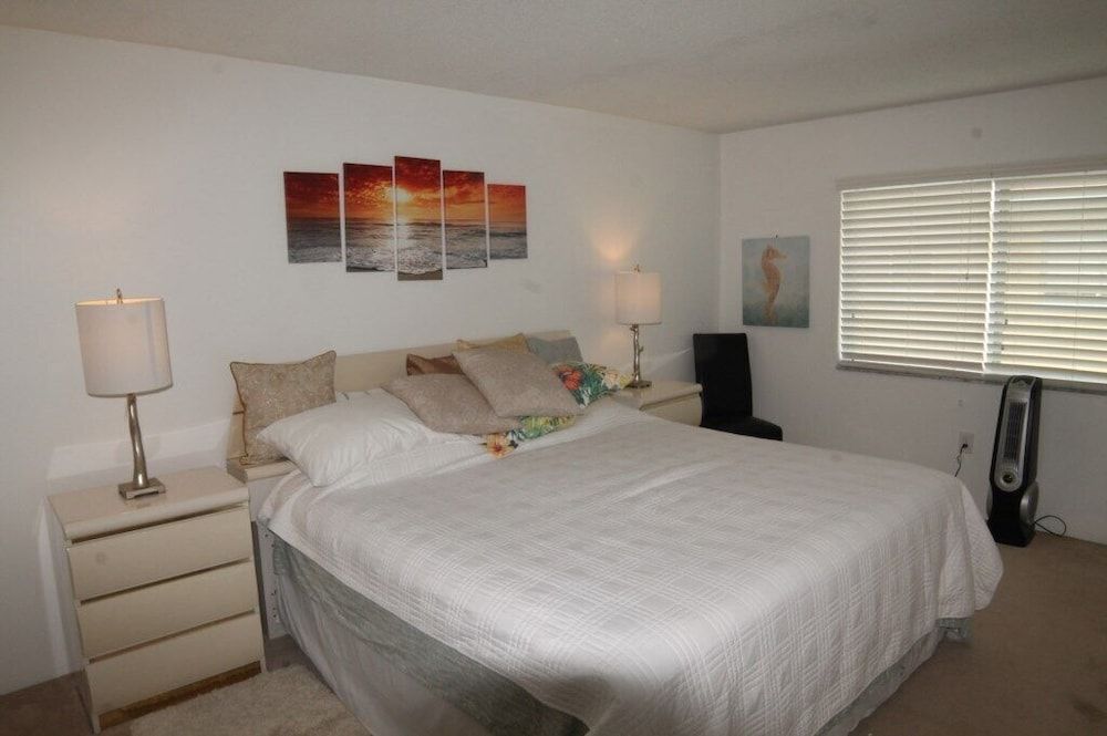 Condo, 2 Bedrooms
