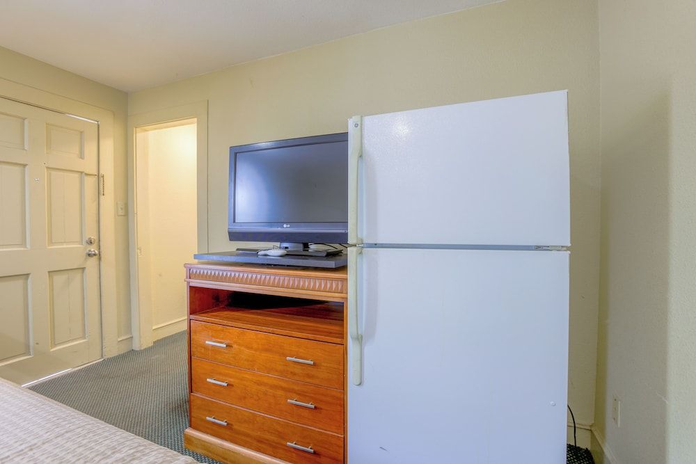 Budget Inn By OYO Natural Bridge I-81 Room, 1 Double Bed, Non Smoking 7