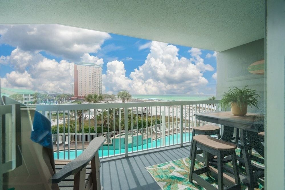 Condo, 2 Bedrooms