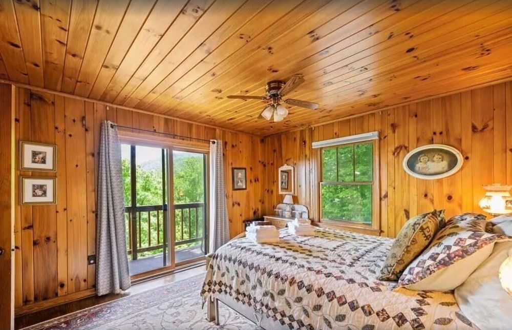 Cabin, Multiple Bedrooms