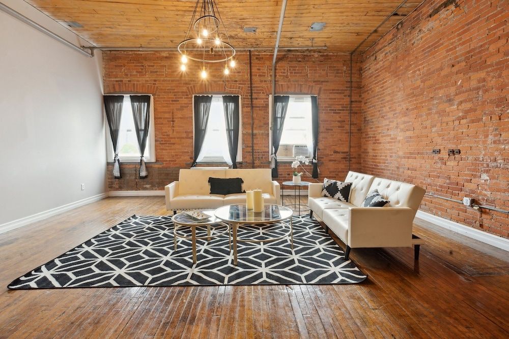 Queen G Investments 1 Bedroom Apts by RedAwning Apartment, 1 Bedroom 20