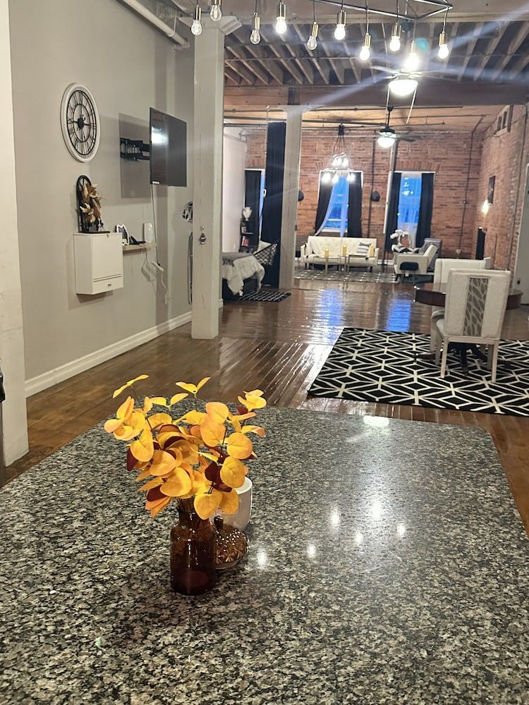 Queen G Investments 1 Bedroom Apts by RedAwning Apartment, 1 Bedroom 31