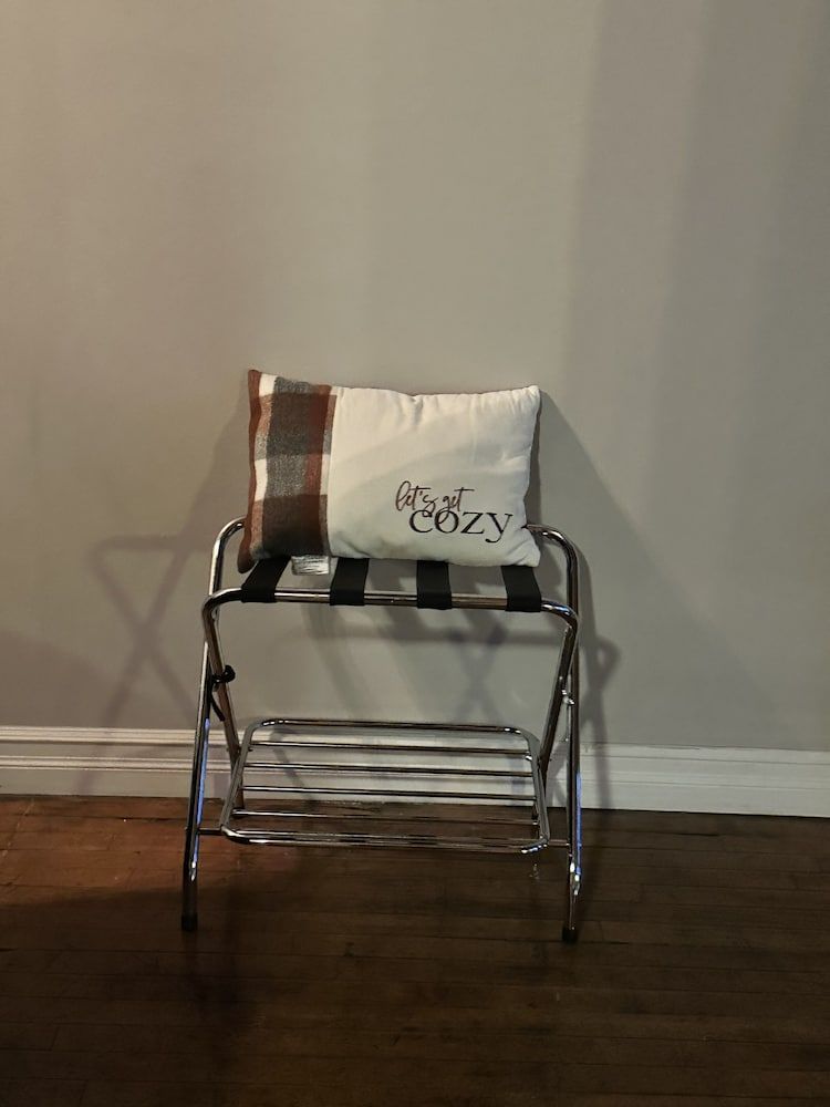 Queen G Investments 1 Bedroom Apts by RedAwning Apartment, 1 Bedroom 30