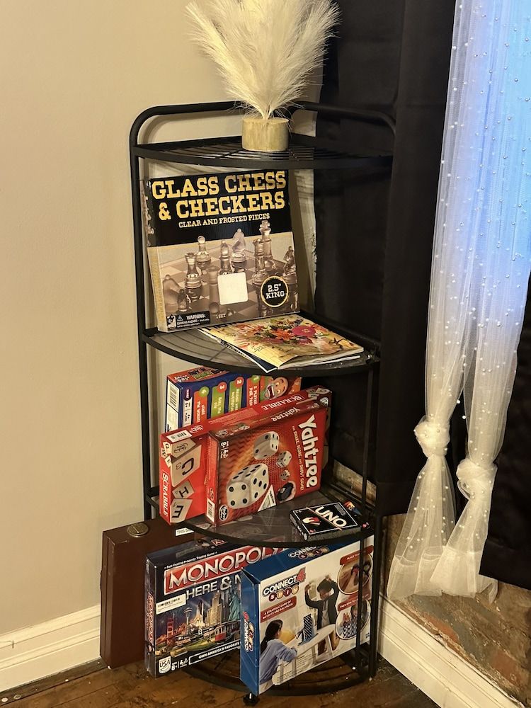 Queen G Investments 1 Bedroom Apts by RedAwning Apartment, 1 Bedroom 27