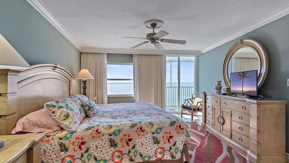 Condo, 2 Bedrooms