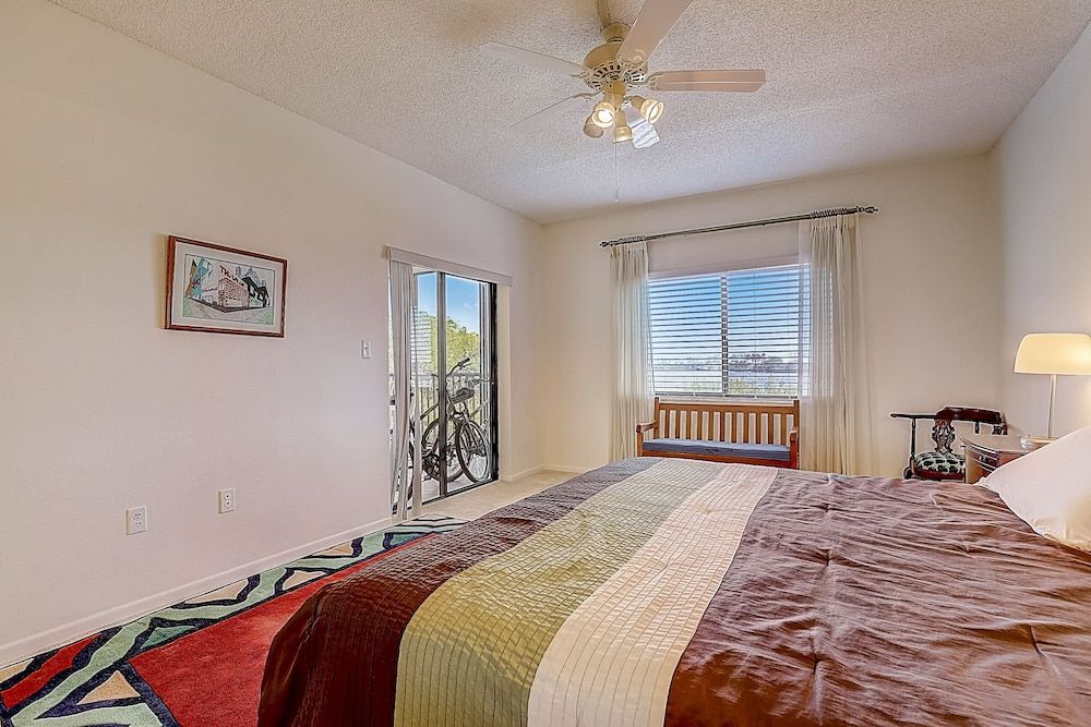 Condo, 2 Bedrooms