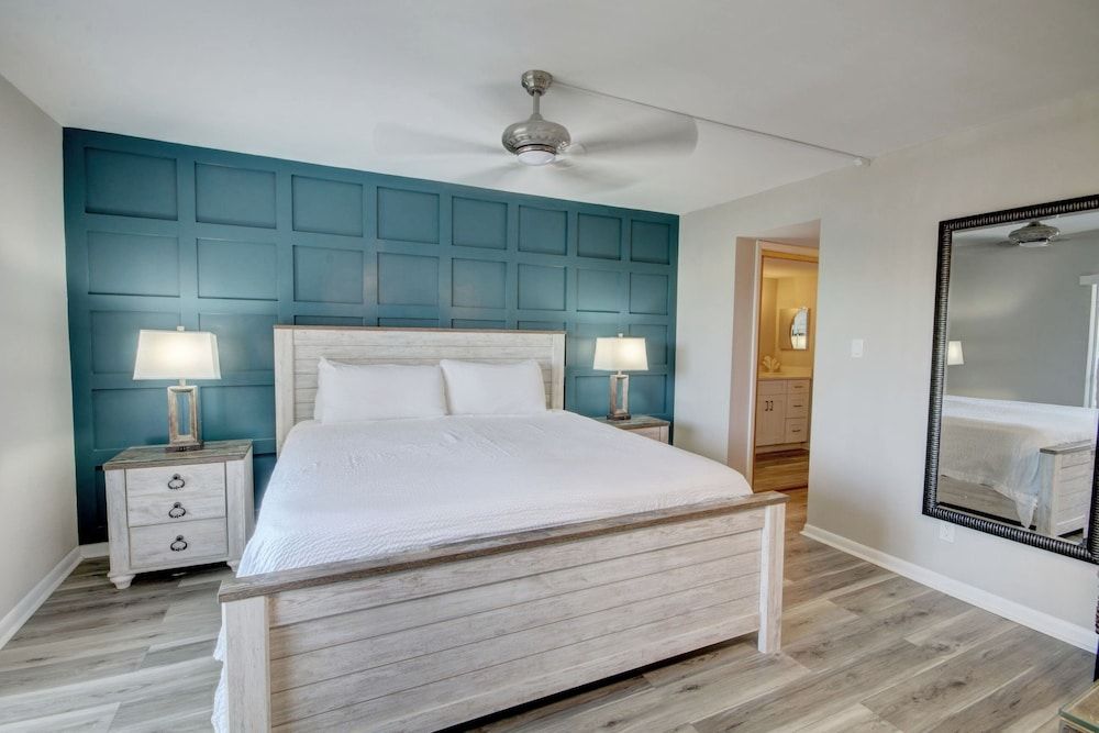 Condo, 2 Bedrooms