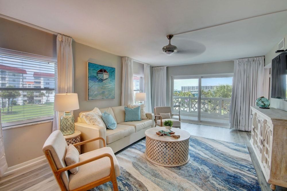 Condo, 2 Bedrooms