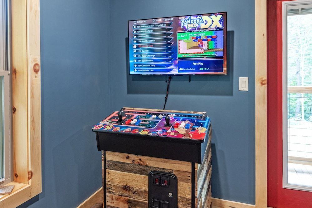 Hidden Cove Chalet 5 Bedroom Cabin by RedAwning Cabin, 5 Bedrooms 40