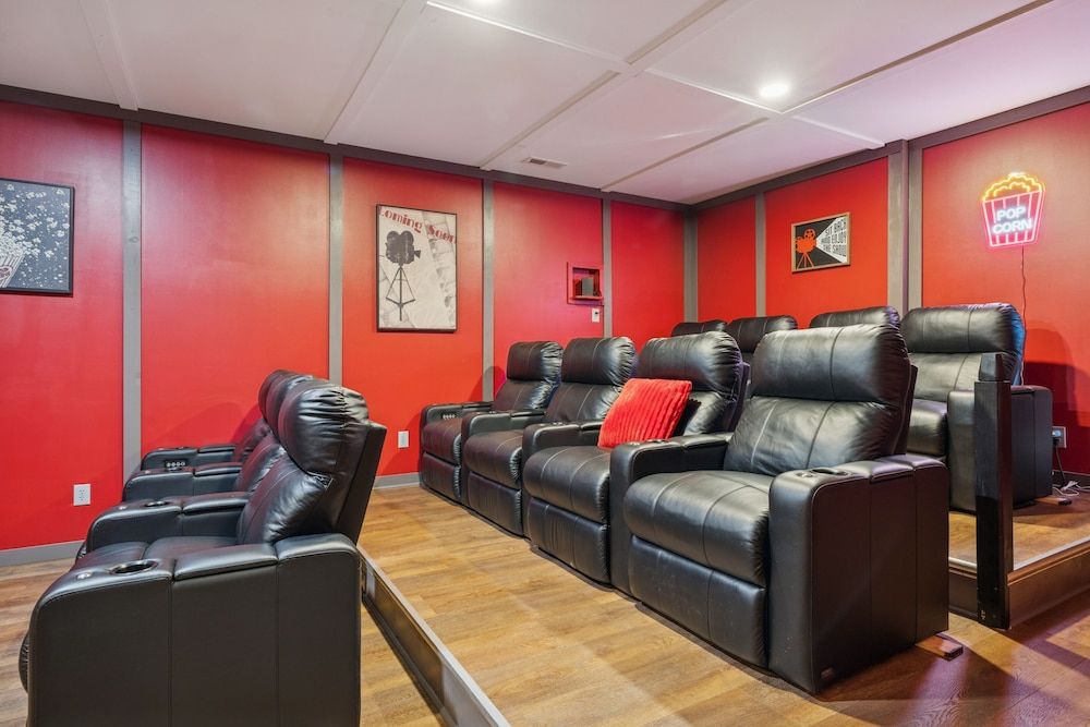 Hidden Cove Chalet 5 Bedroom Cabin by RedAwning Cabin, 5 Bedrooms 48