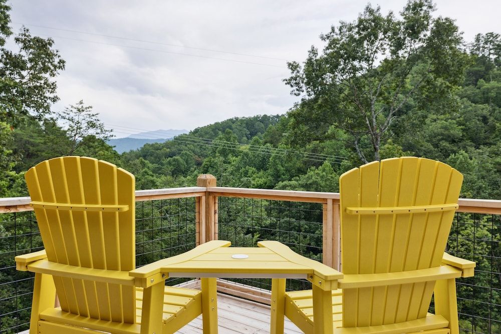 Hidden Cove Chalet 5 Bedroom Cabin by RedAwning Cabin, 5 Bedrooms 24