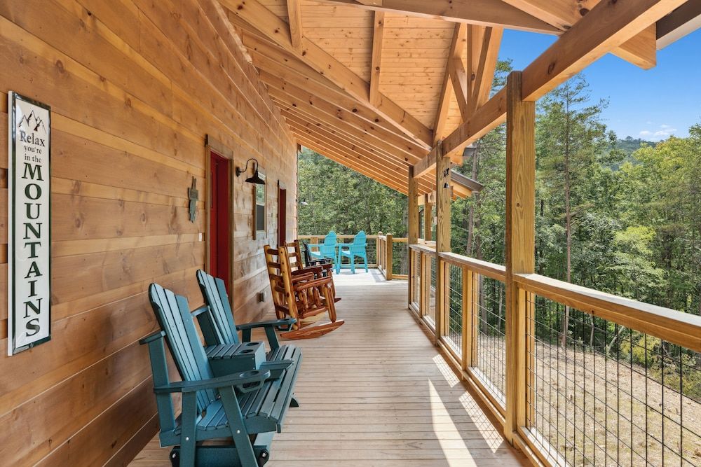 Hidden Cove Chalet 5 Bedroom Cabin by RedAwning Cabin, 5 Bedrooms 25