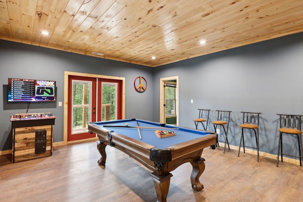 Hidden Cove Chalet 5 Bedroom Cabin by RedAwning Cabin, 5 Bedrooms 41