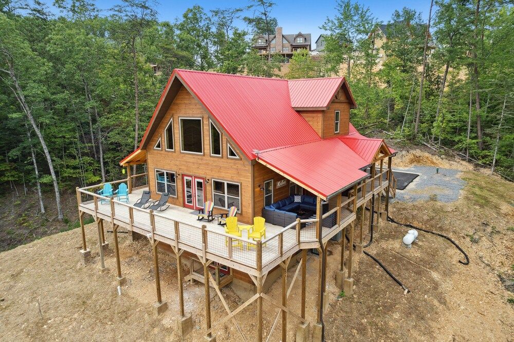 Hidden Cove Chalet 5 Bedroom Cabin by RedAwning Cabin, 5 Bedrooms 52