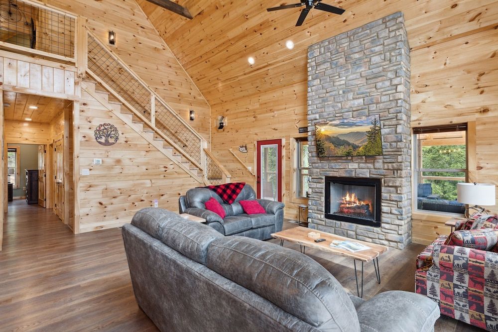 Hidden Cove Chalet 5 Bedroom Cabin by RedAwning Cabin, 5 Bedrooms 20