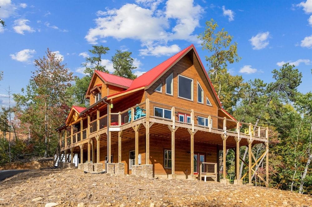 Hidden Cove Chalet 5 Bedroom Cabin by RedAwning Cabin, 5 Bedrooms 67