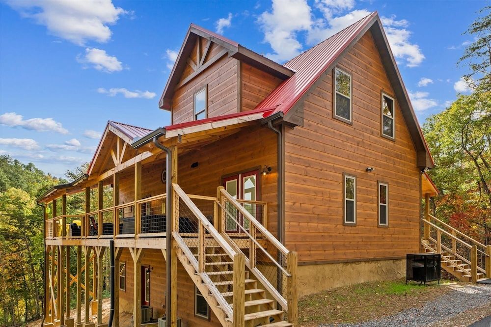 Hidden Cove Chalet 5 Bedroom Cabin by RedAwning Cabin, 5 Bedrooms 66