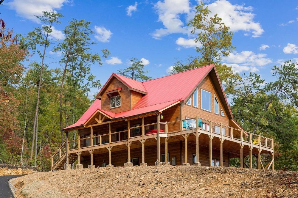 Hidden Cove Chalet 5 Bedroom Cabin by RedAwning Cabin, 5 Bedrooms 68