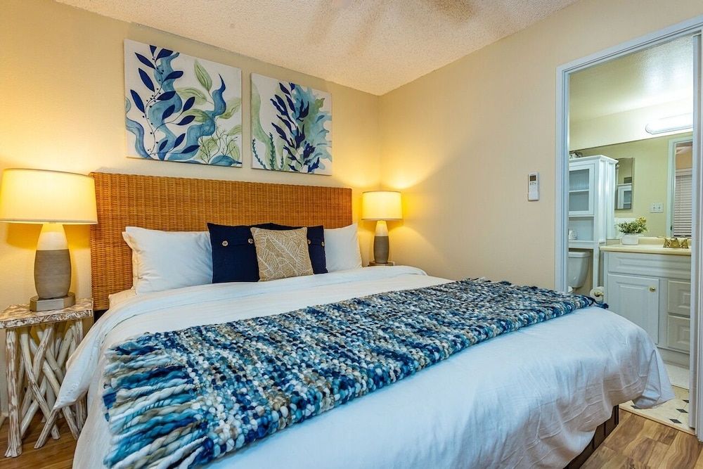 Condo, 2 Bedrooms