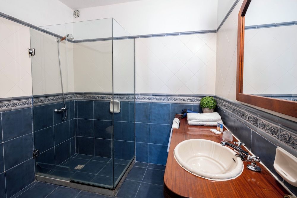 Posada Manuel Lobo Deluxe Suite, Jetted Tub 3