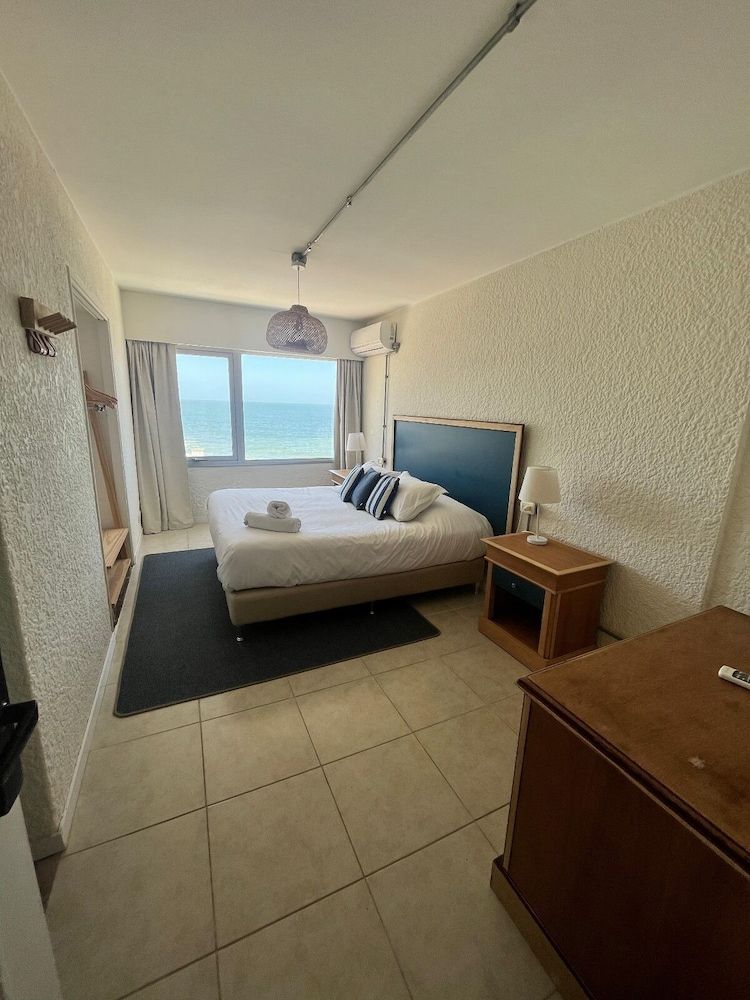 ZAG Coliving Basic Double or Twin Room 8