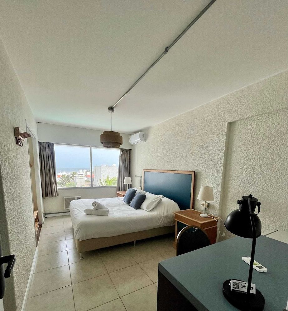 ZAG Coliving Basic Double or Twin Room 4