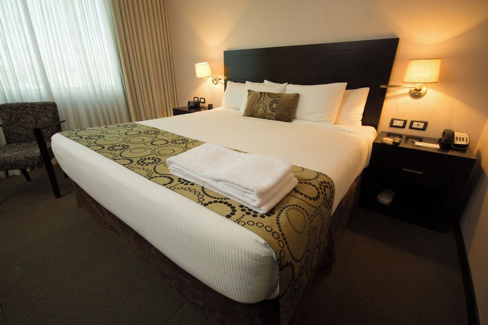 Classic Room, 1 King Bed, City View