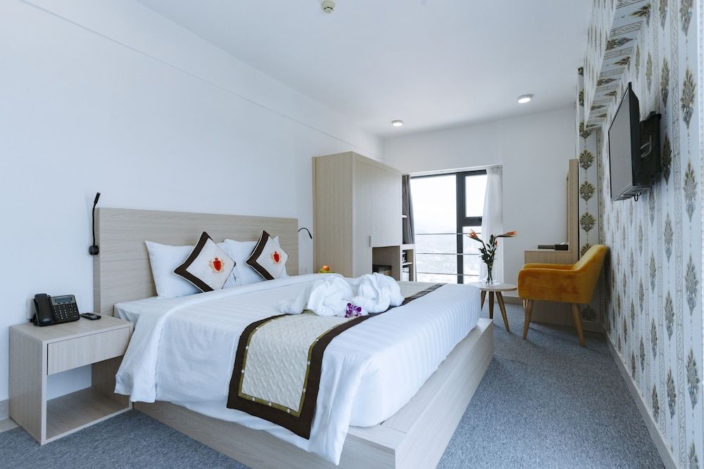 Superior Double Room, City View