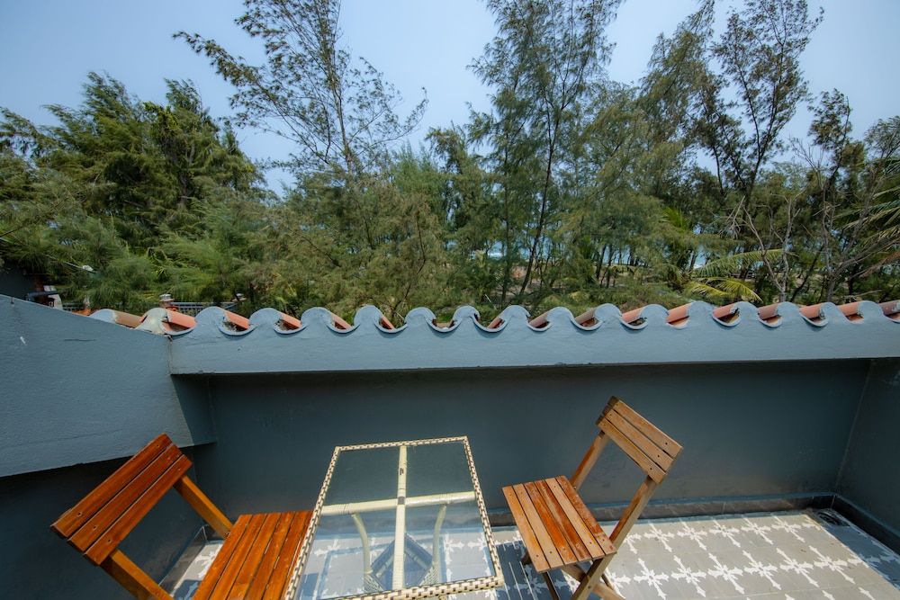 Azure Beach Hotel Basic Double Room 6