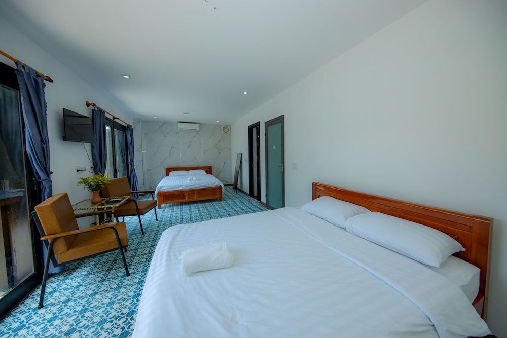 Azure Beach Hotel Deluxe Double or Twin Room 3