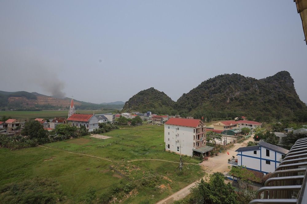 Phong Nha Jasmine Hostel & Roof Top Bar Deluxe Twin Room, Mountain View 5