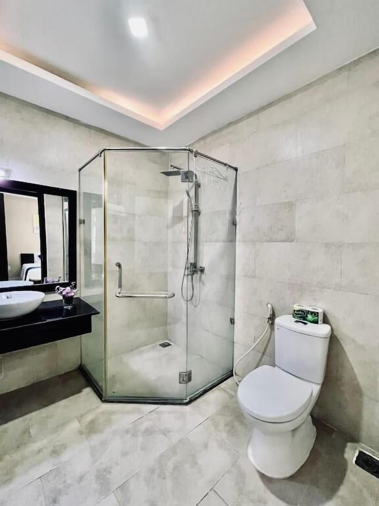 Pearl Beach Homestay Superior Room, 1 Queen Bed 7