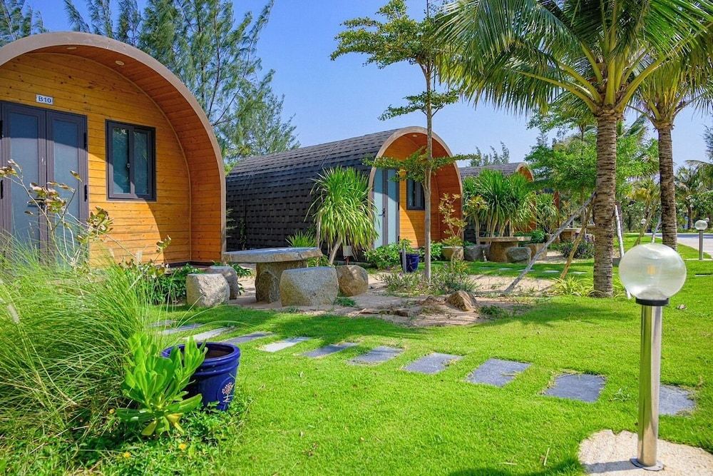 Bungalow, Pool View