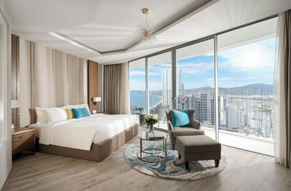 Panorama Nha Trang SanVilla Family Double Room, Partial Ocean View 4