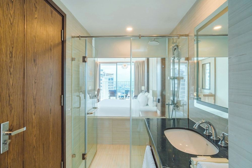 Panorama Nha Trang SanVilla Deluxe Double Room, City View 12