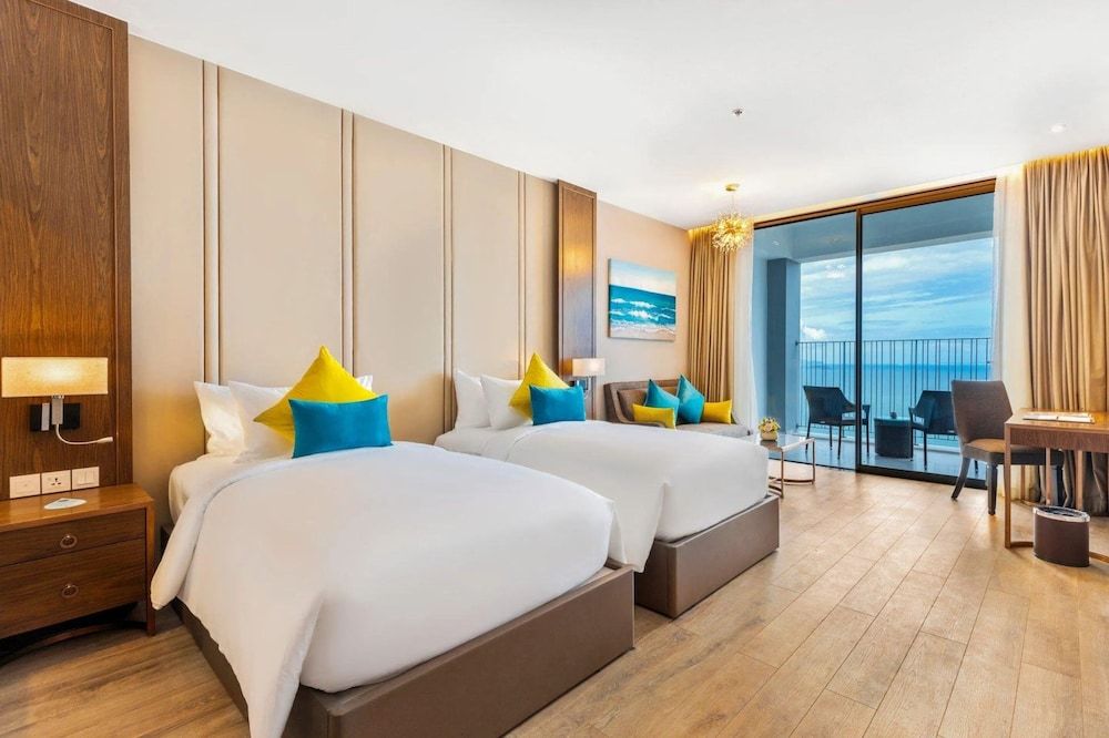 Panorama Nha Trang SanVilla Family Double Room, Ocean View 9