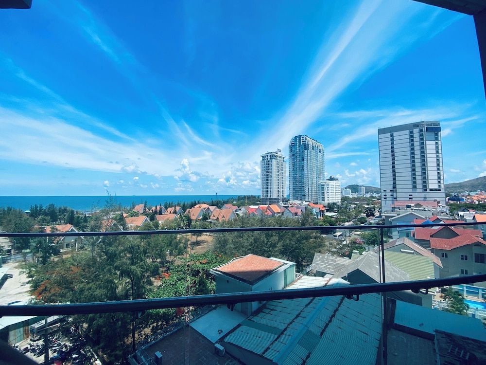 Standard Apartment, 3 Bedrooms, Balcony, Beach View