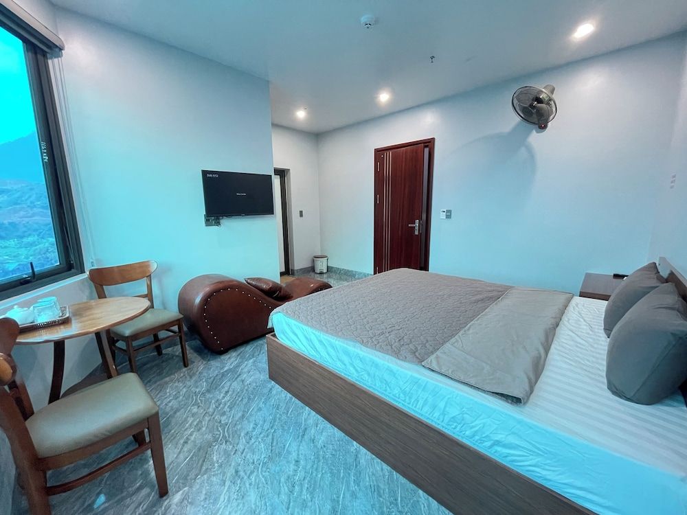 Như Ý Hotel Deluxe Double Room, Balcony 2