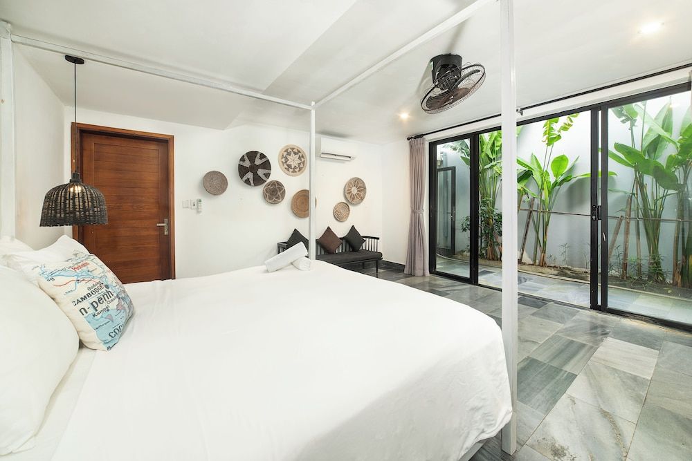Luxury Villa, Garden View